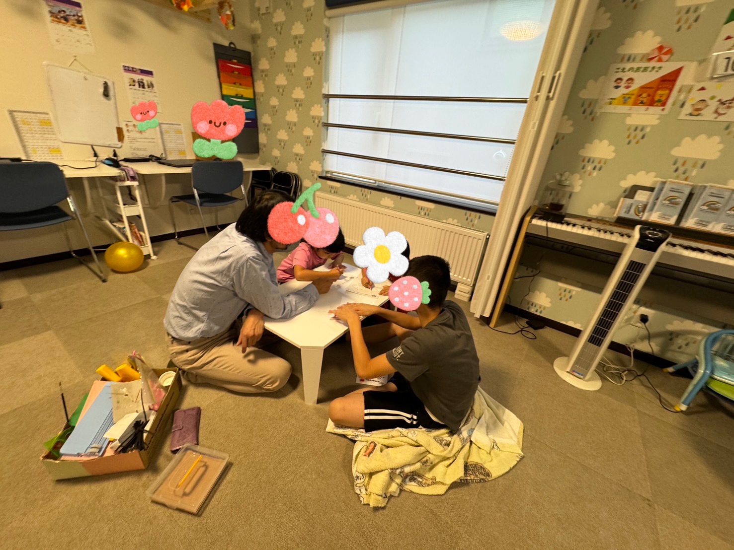 えほん図書館＆ぶんぶんゴマ作り😊