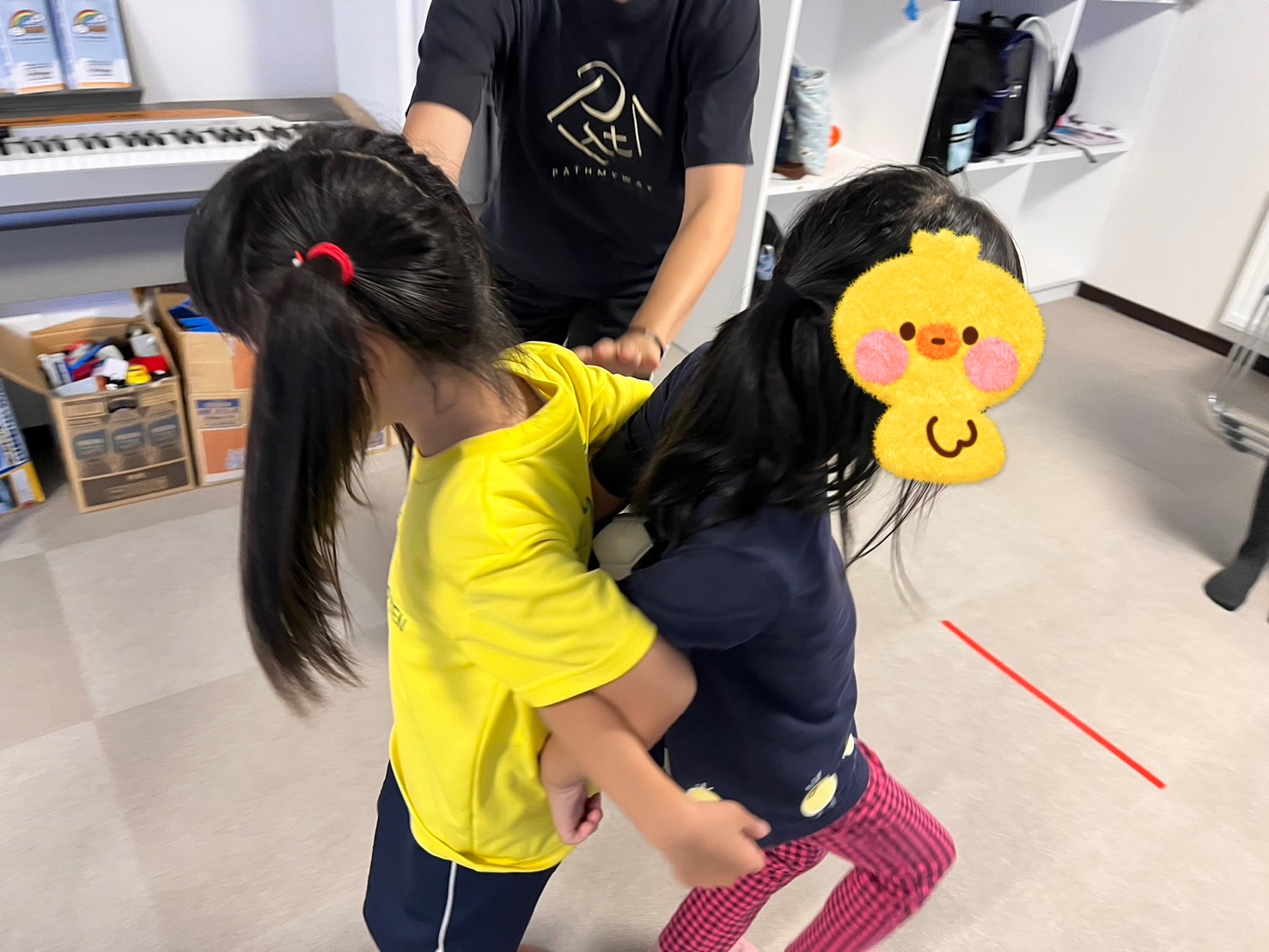 背中合わせボール運びリレー🌈